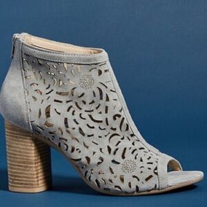 Anthropologie Morena Gabrielli Floral Lazercut Leather Booties SZ 40 Luxury